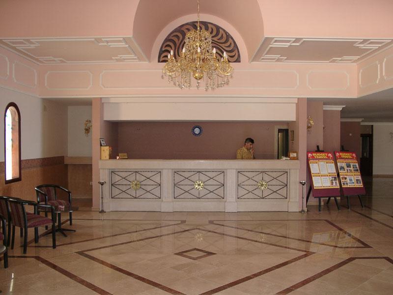 Goldenday Wings Hotel 쿠사다시 외부 사진