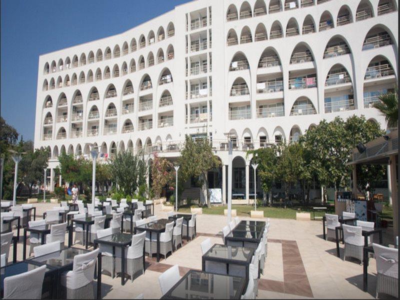 Goldenday Wings Hotel 쿠사다시 외부 사진