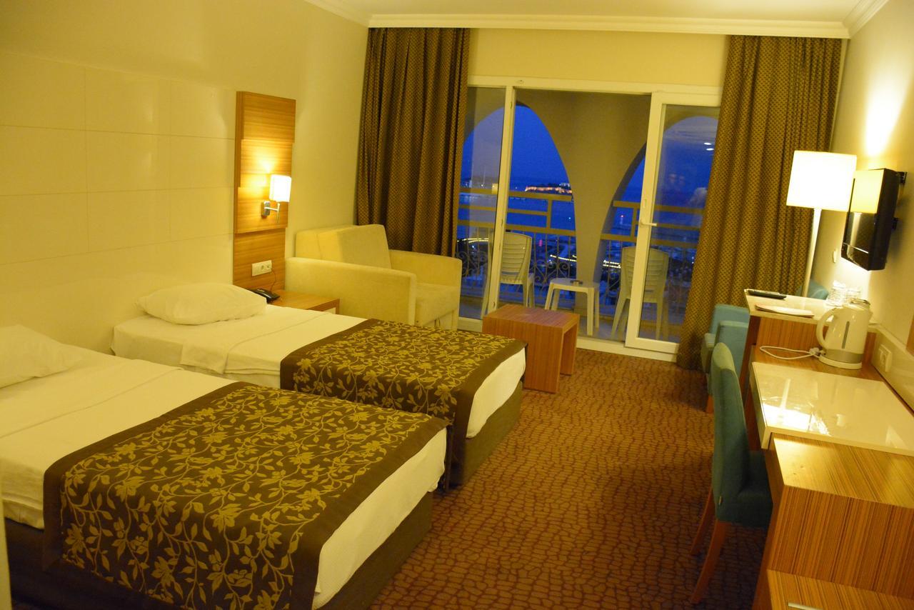 Goldenday Wings Hotel 쿠사다시 외부 사진