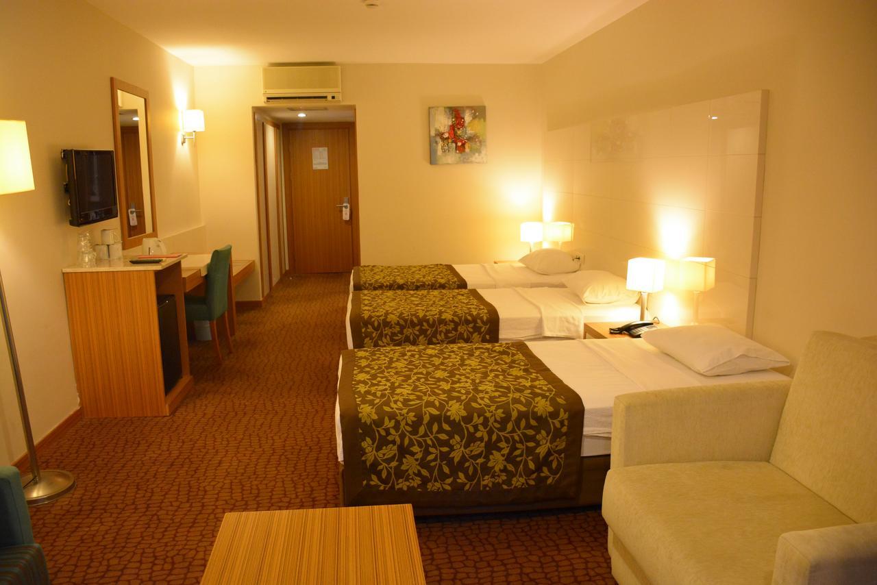 Goldenday Wings Hotel 쿠사다시 외부 사진